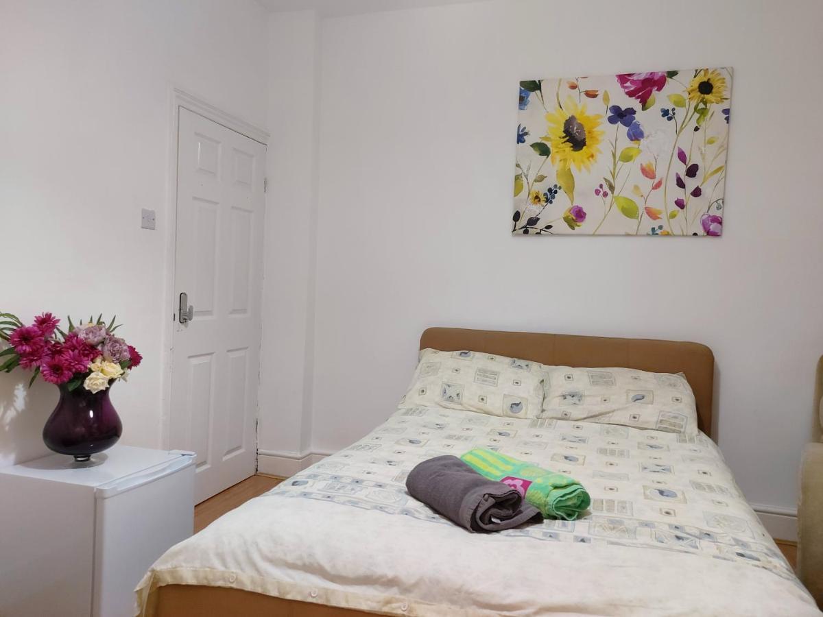 Spacious Double Room In Anfield Liverpool Exterior foto